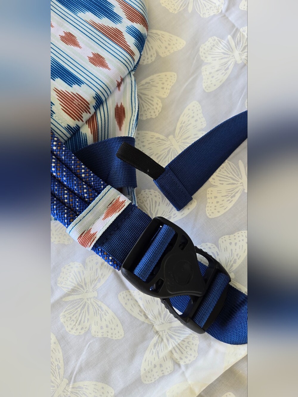 KAVU Aztec Print Rope Sling Bag in Blue & Brown - Picture 5 of 9